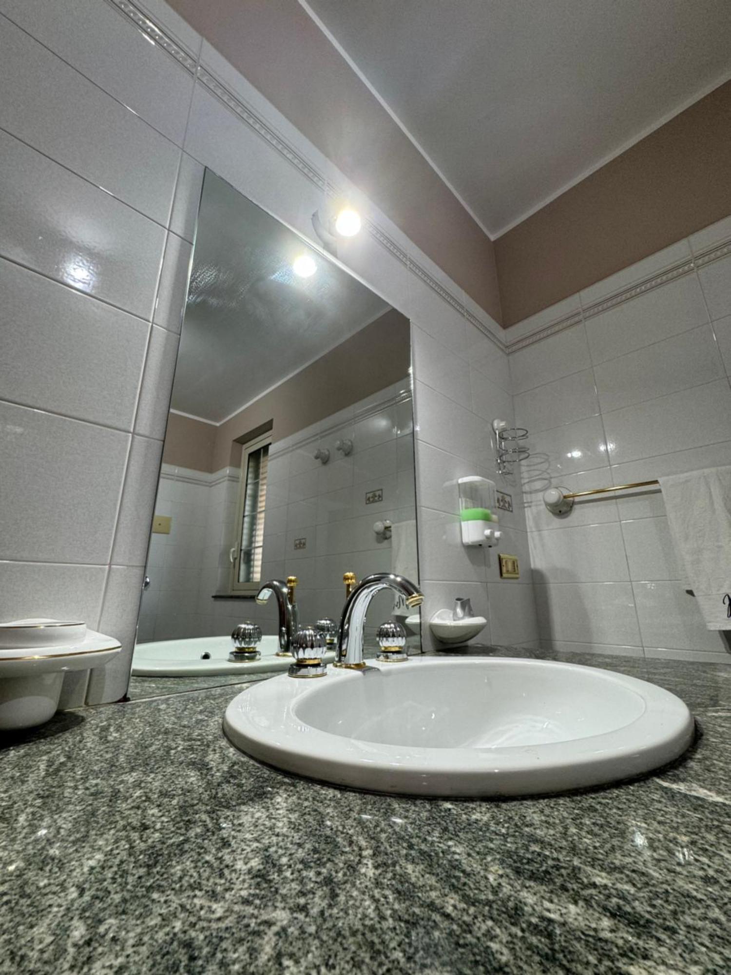B&B Rose Antiche Sicily Партинико Екстериор снимка